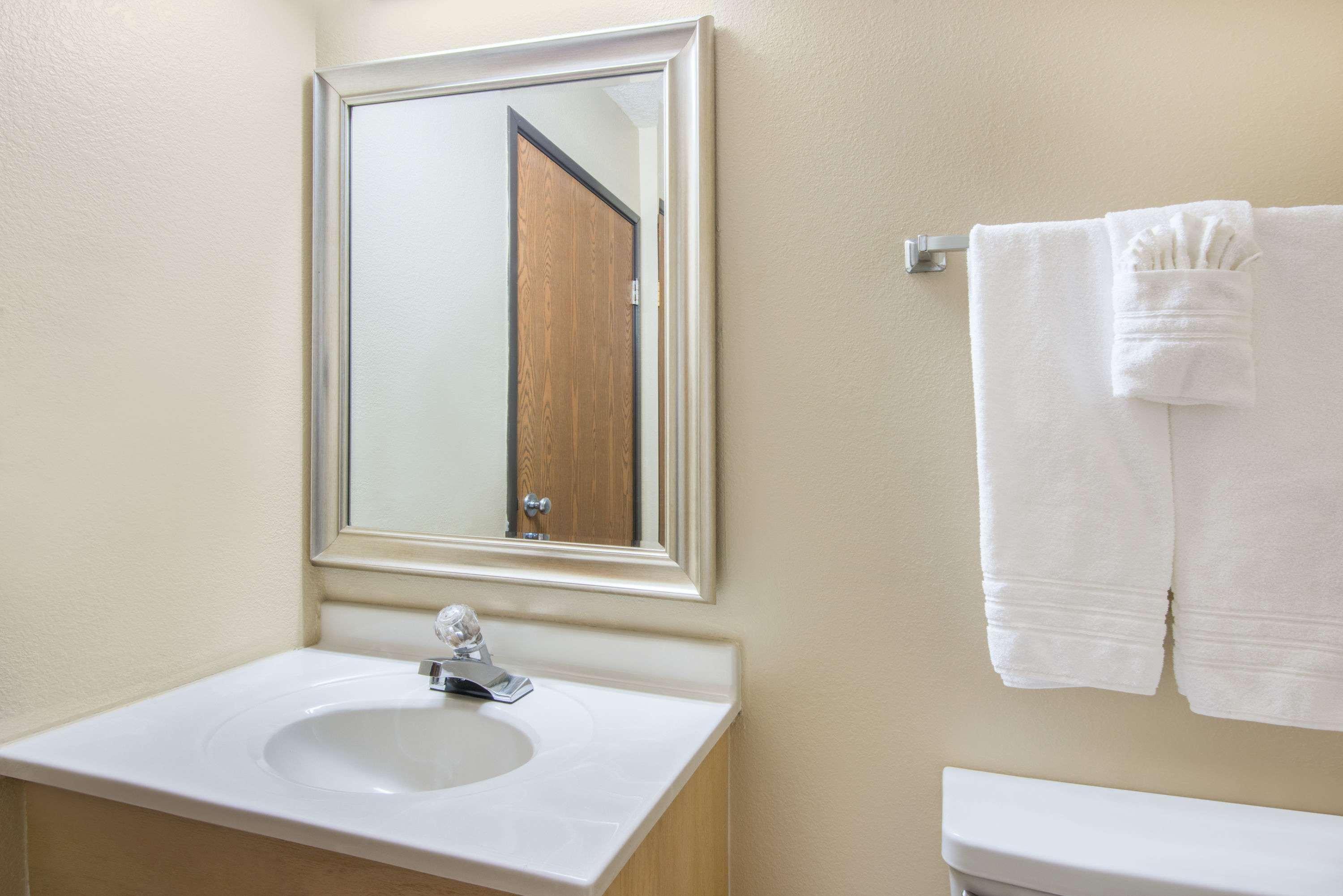 Super 8 By Wyndham Portales Μοτέλ Εξωτερικό φωτογραφία